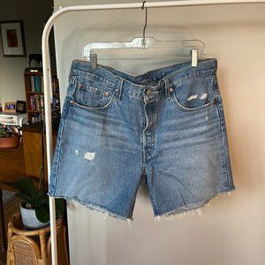 Levi's / 501 Mid-thigh Shorts/ Size 32